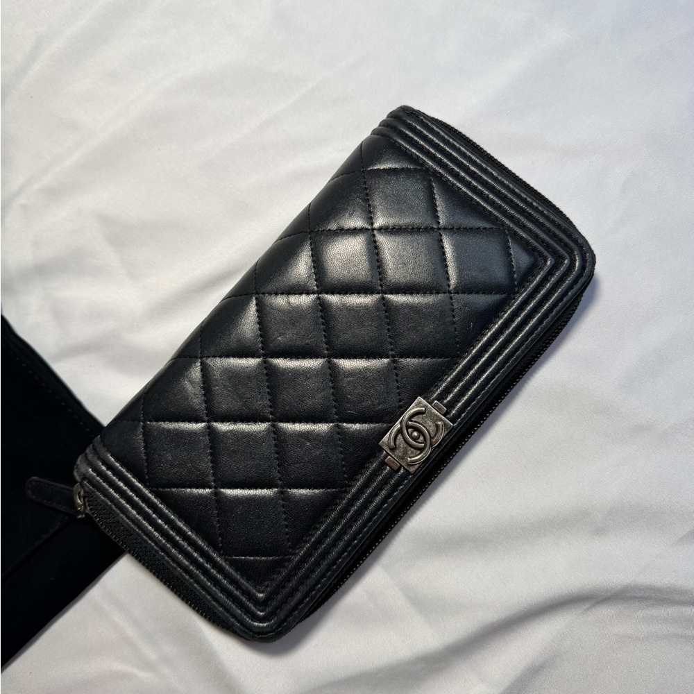 Chanel lambskin quilted boy zip wallet